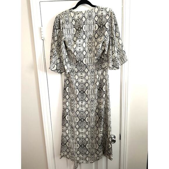 LES REVERIES Beige Python Snake Skin Print Wrap Flutter Sleeve Silk Dress - Sz 0 - Picture 5 of 9